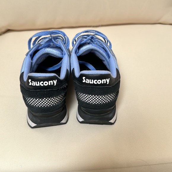 Violet, black and white Saucony sneakers - Picture 3 of 3